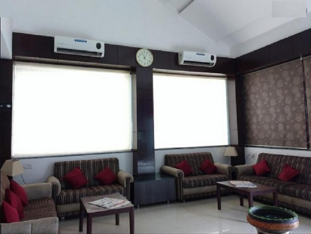 Hotel Shirdi Sai Wada Exterior foto