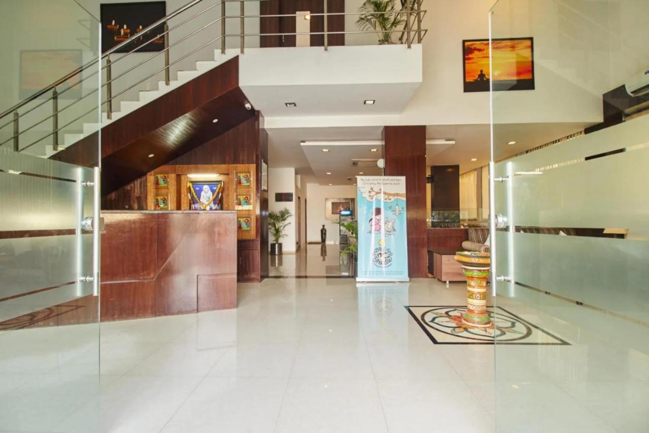 Hotel Shirdi Sai Wada Exterior foto
