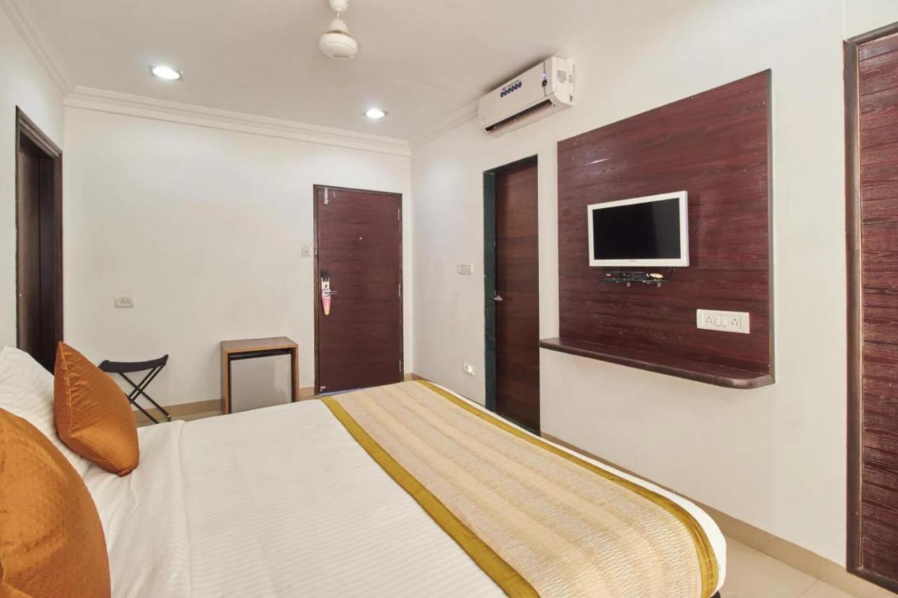 Hotel Shirdi Sai Wada Exterior foto