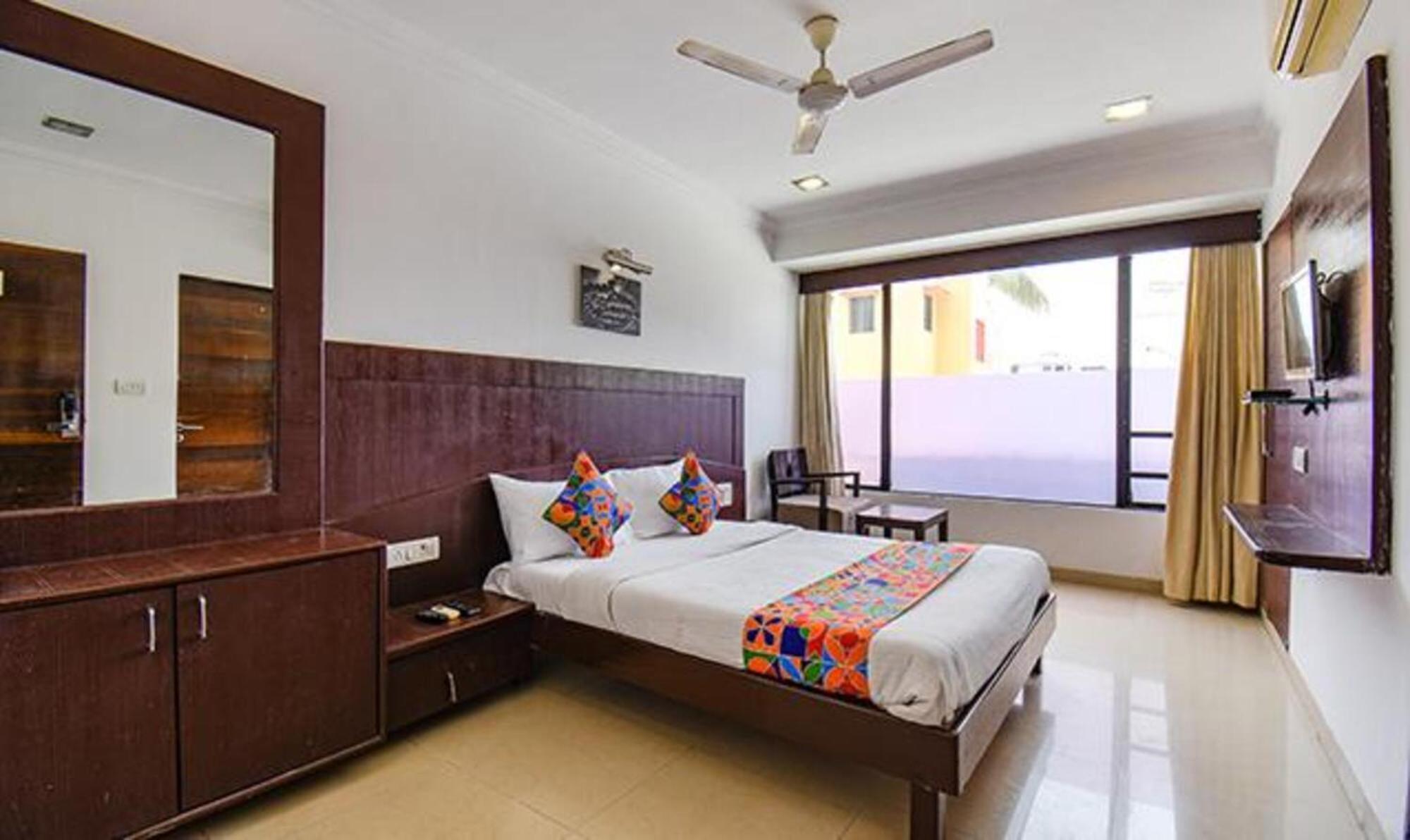 Hotel Shirdi Sai Wada Exterior foto