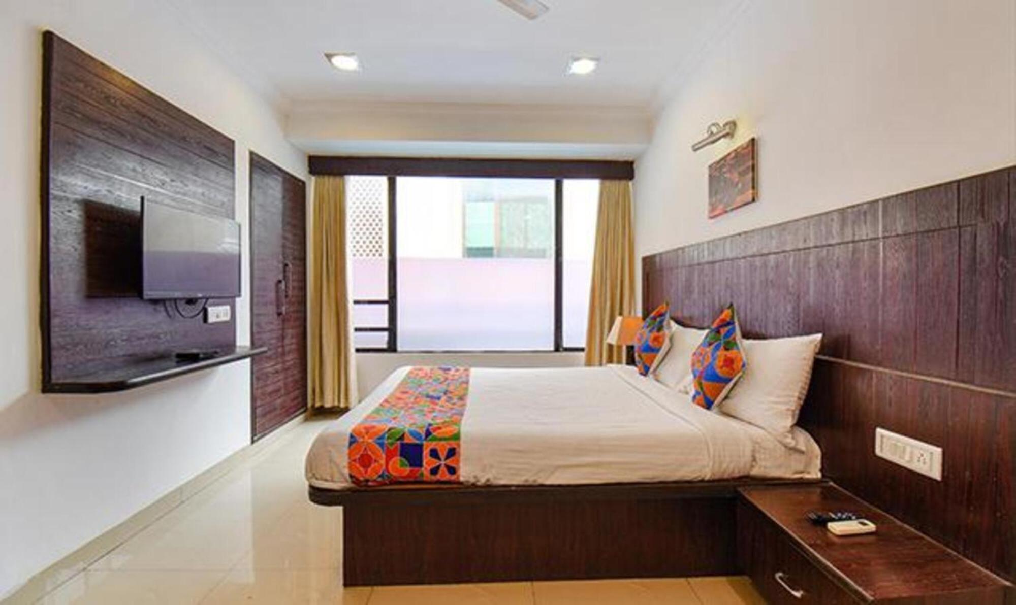 Hotel Shirdi Sai Wada Exterior foto