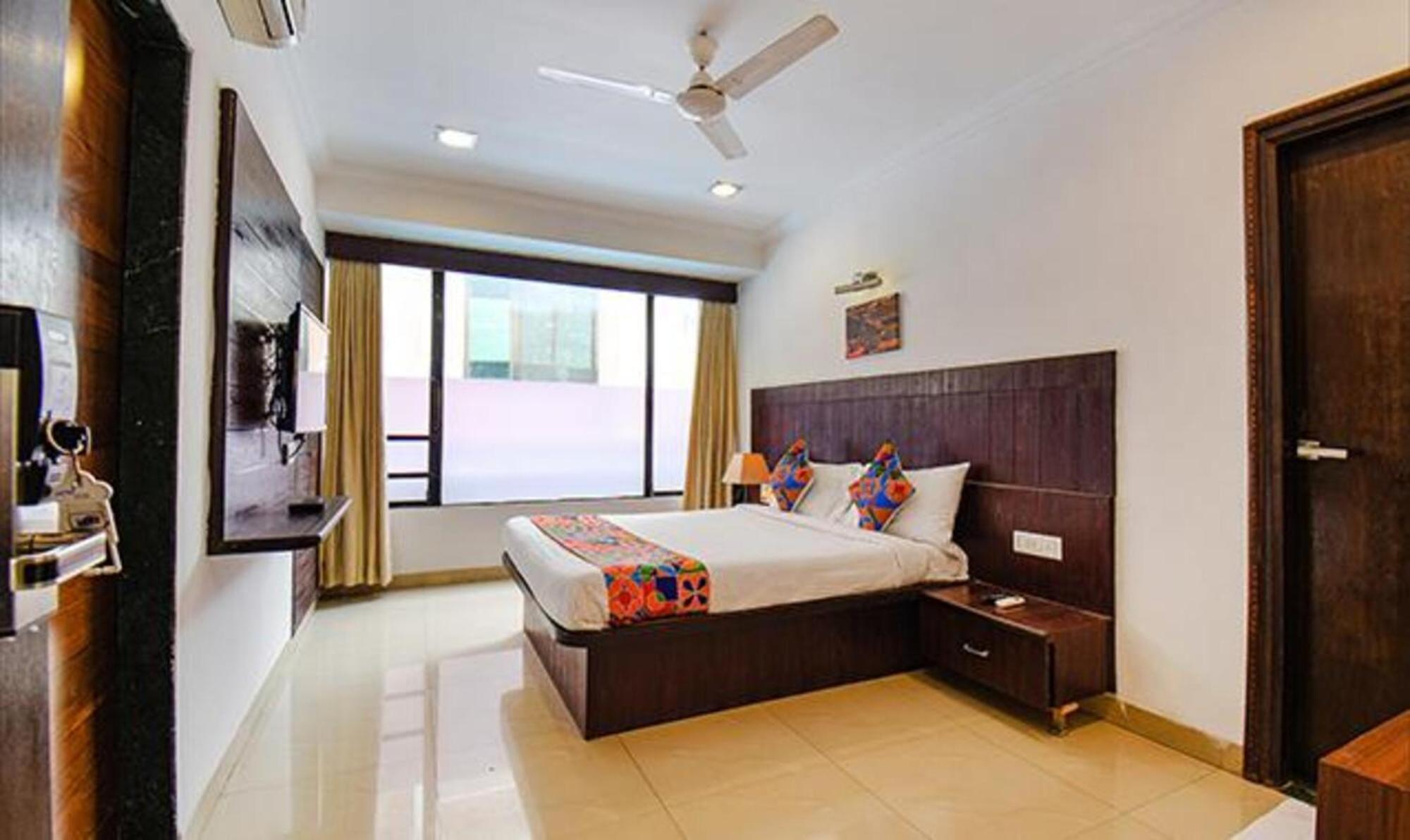 Hotel Shirdi Sai Wada Exterior foto