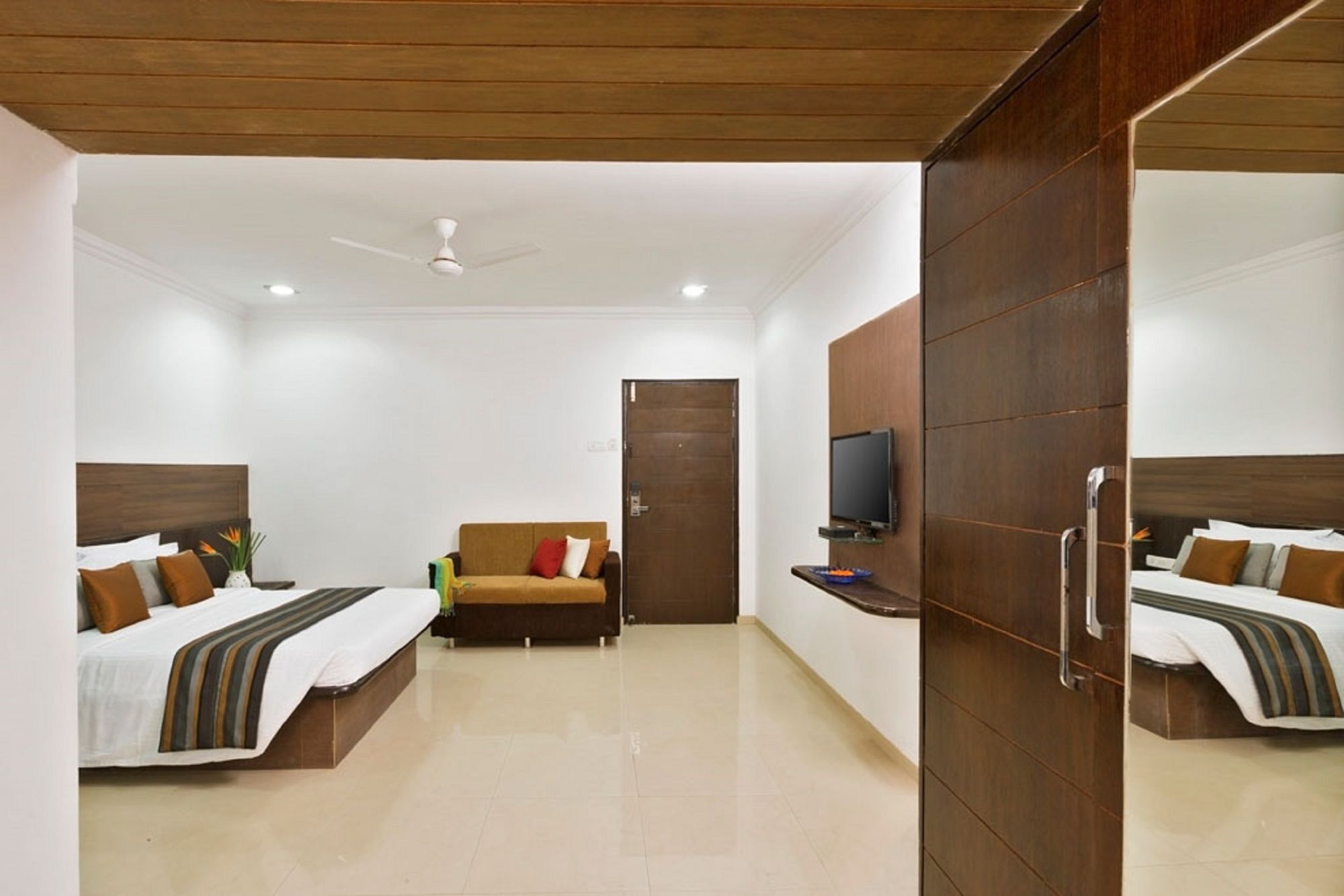 Hotel Shirdi Sai Wada Exterior foto